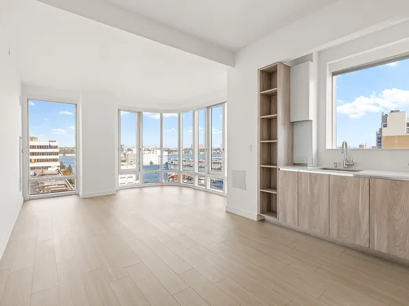 555 West 43rd Street image 17 of 19