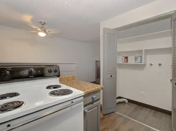 3512 Kauffman Ave APT C, Vancouver, WA 98660