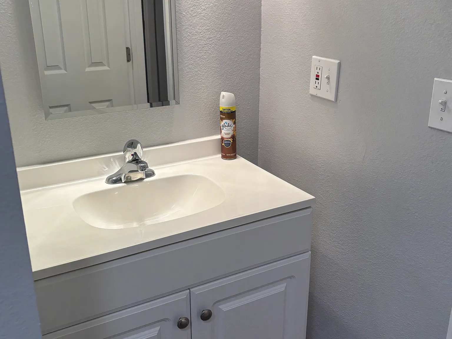 3 bed, 2.5 bath, 1200 sqft, $2,100 — Photo 4