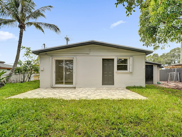5601 SW 36th Ct — Photo 48