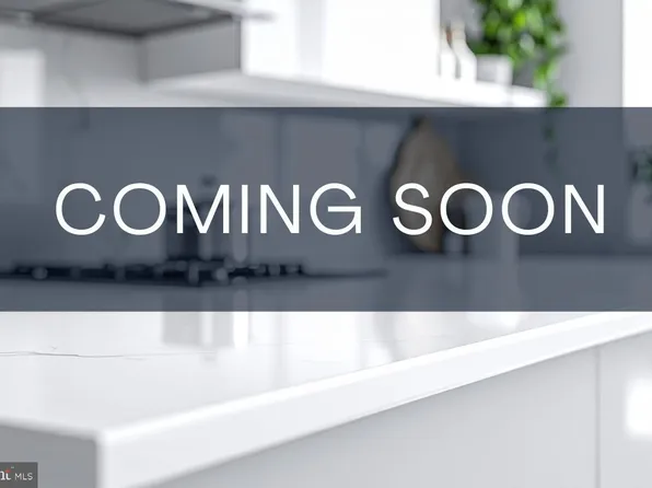 735 Palmer Dr, Herndon, VA 20170