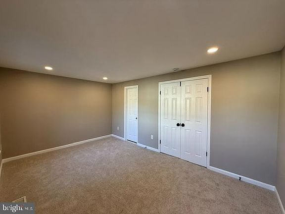 3rd image of 2271 Prince Of Wales Ct
