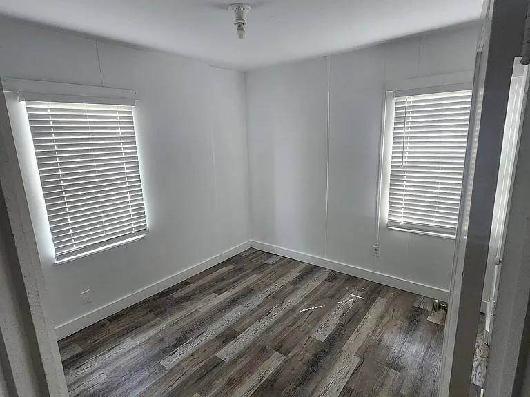 1629 Avalon St — Photo 13