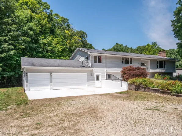 7011 E 128th St, Sand Lake, MI 49343