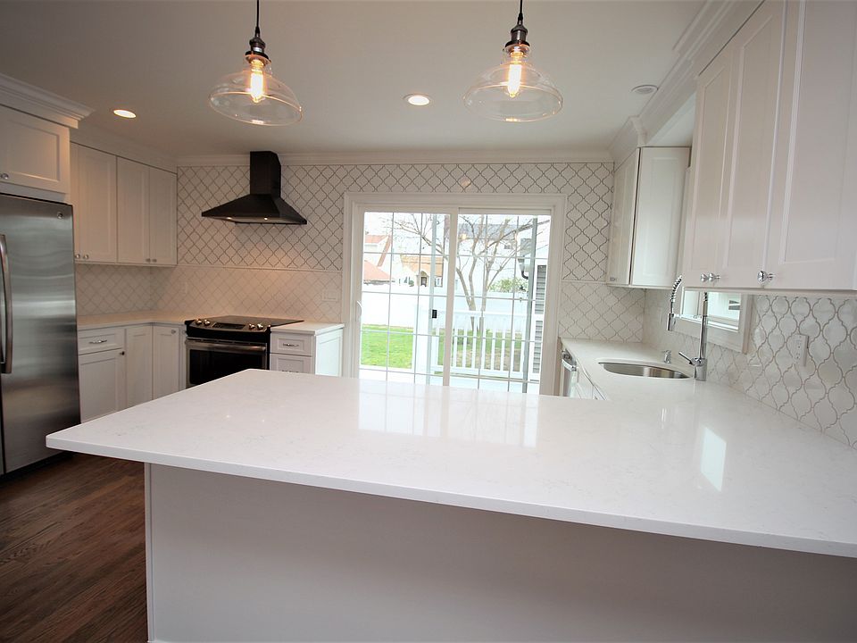 2nd image of 2727 Evans Rd