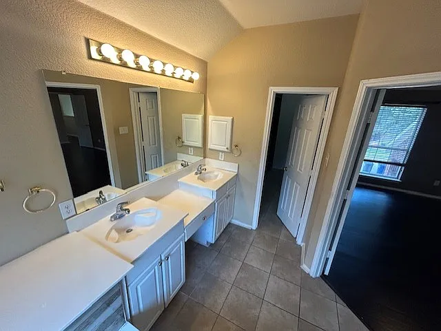7215 Park Hill Trl — Photo 12