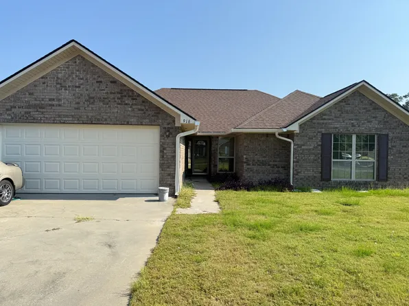 916 Amanda Ln, Hinesville, GA 31313