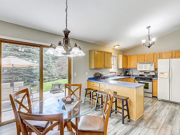 3rd image of N50W14046 Camelot Ct