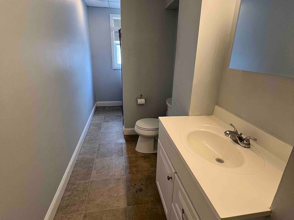 2nd image of 44-44A Oakland Ave #2B
