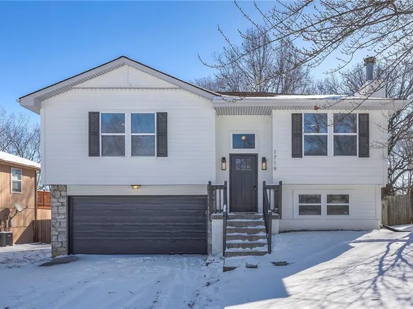 1719 S Whitney Dr, Independence, MO 64057