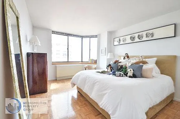 Rented by Metropolitan Property Group | media 4