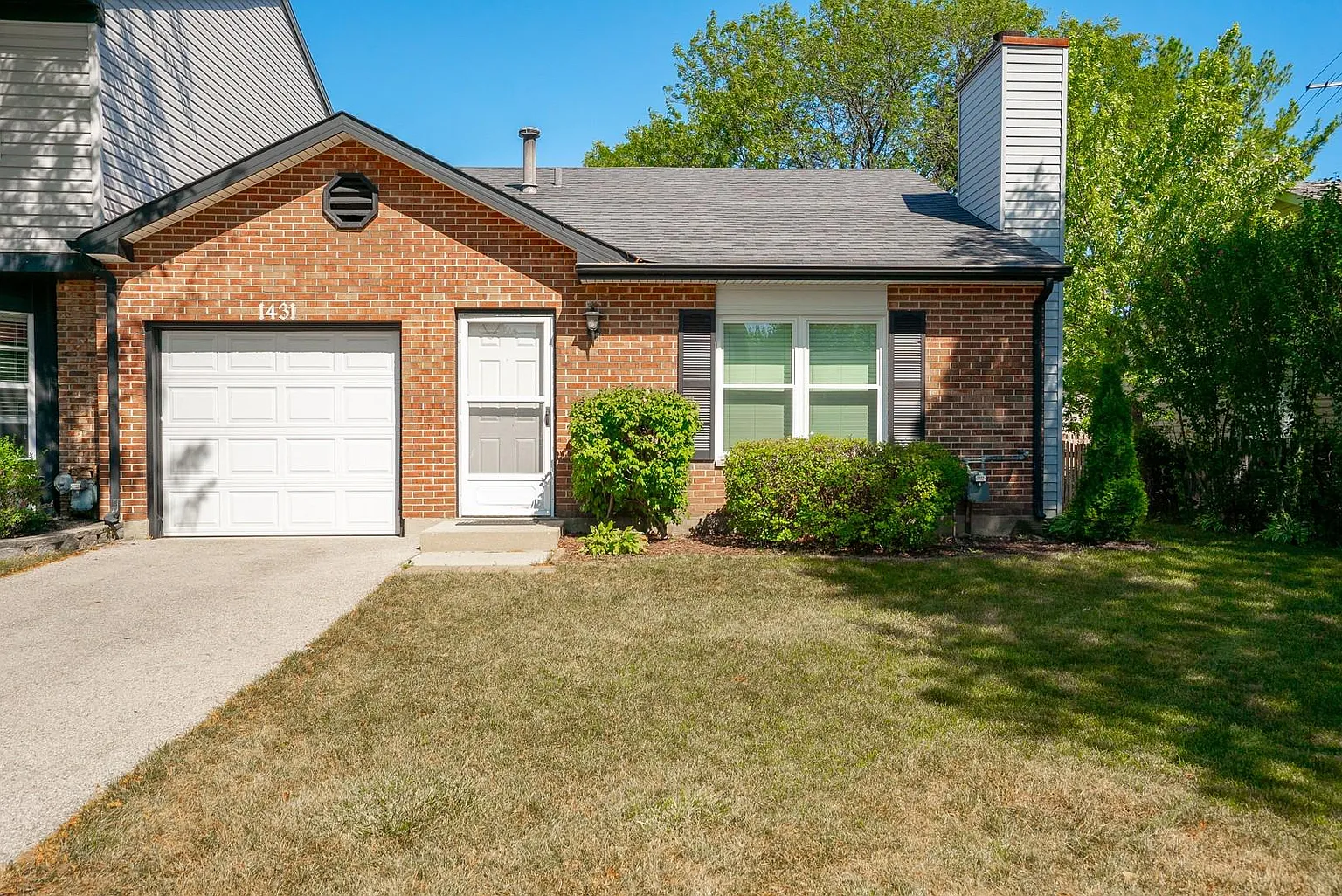 1431 Walnut Cir photo 1