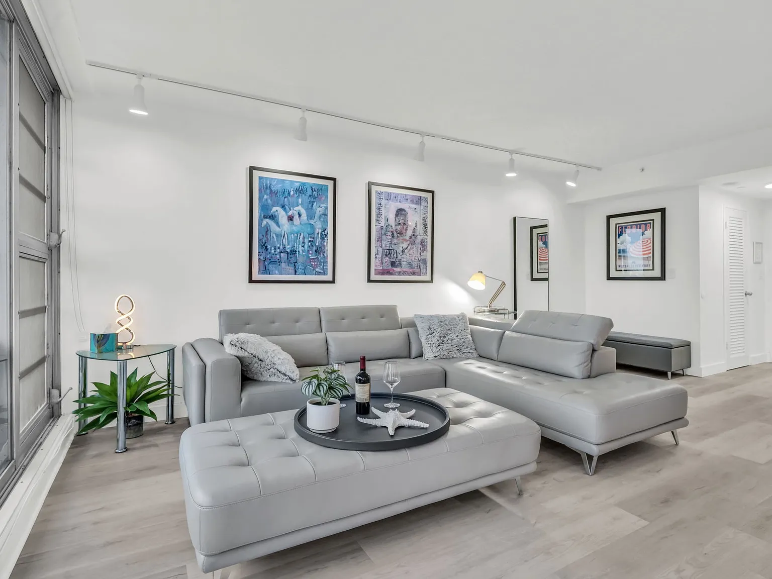 1 bed, 900 sqft, $3,000 — Photo 2