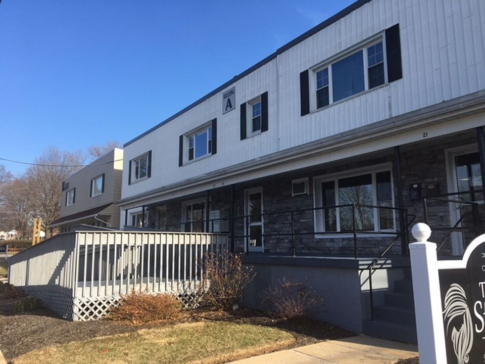 1st image of 25 Cloister Ave APT 6