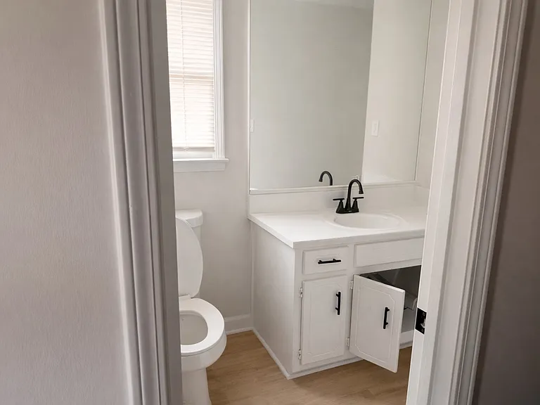 30 Fairfield Dr — Photo 5