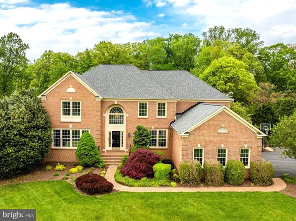 511 Nalls Dairy Ct, Great Falls, VA 22066