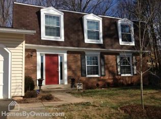 6900 Raspberry Plain Pl, Springfield, VA 22153