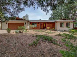 1616 Holiday Ln, Mount Shasta, CA 96067