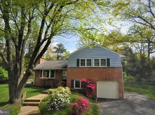 241 Old Court House Rd NE, Vienna, VA 22180