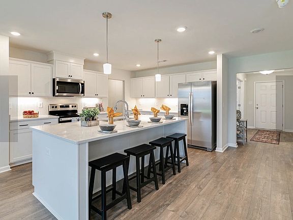 4th image of 708 Larry Cir Lot 62