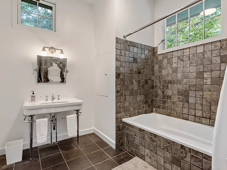 350 Montauk Hwy — Photo 22