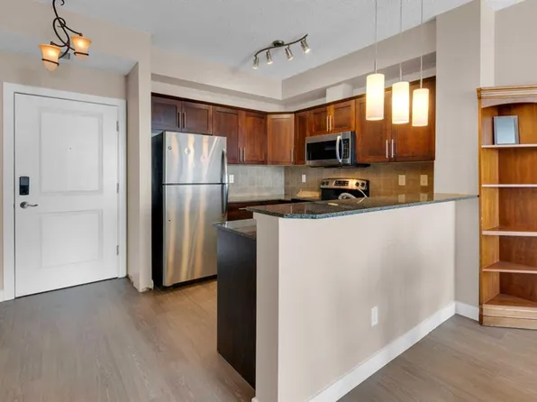 205 S Sunset Dr SW #303, Cochrane, AB T4C 0H6