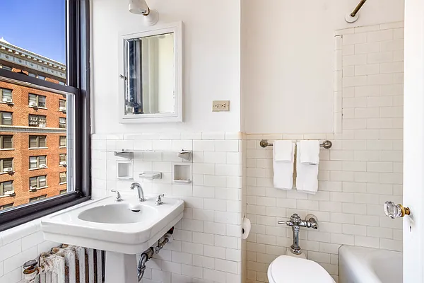 Sold by Compass | media 9