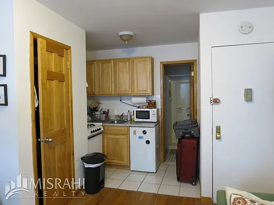 Rented by J Misrahi Realty Corp | media 19