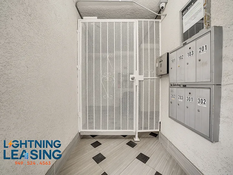 408 N Palm Dr #101 — Photo 34