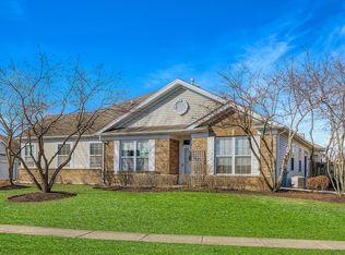 2351 Ashbrook Ln, Grayslake, IL 60030