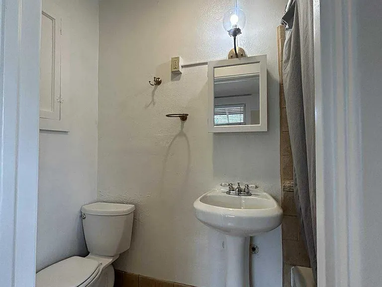720 N 8th St #3 — Photo 13