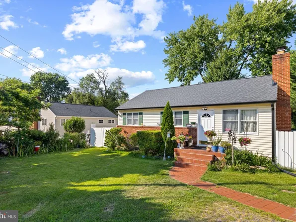 13803 Knowles St, Woodbridge, VA 22191