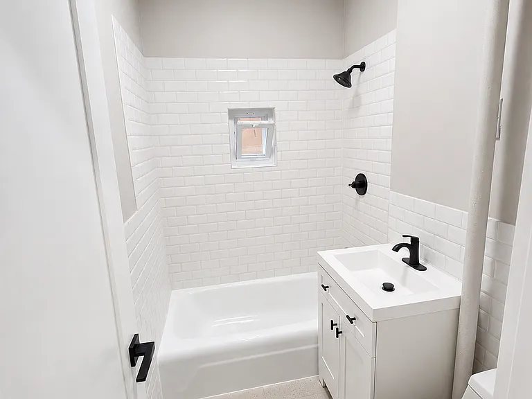 536 51st St #3B — Photo 7