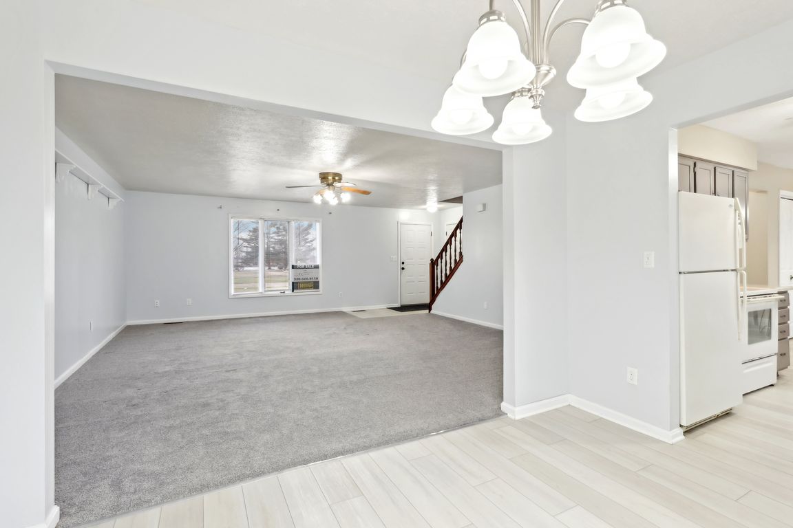 Tudor Ln-012.jpg