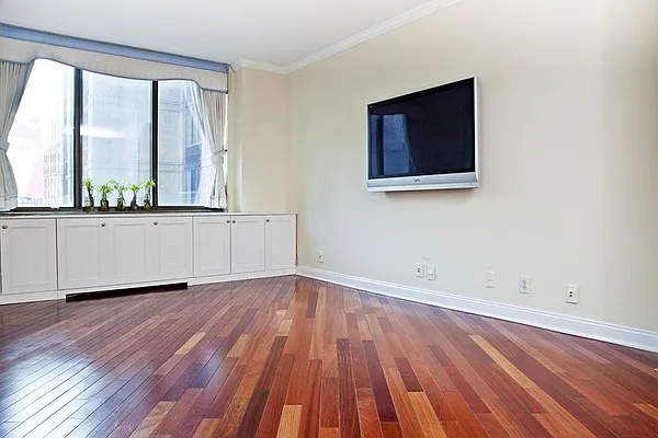 Rented by Broad Horizon Real Estate Inc | media 41