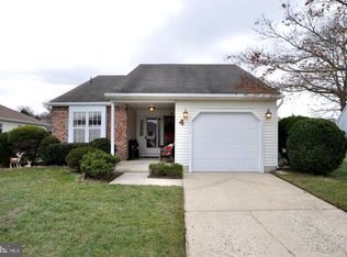 4 Raven Ct, Mount Laurel, NJ 08054