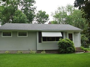 5066 Red Oak Dr, Mounds View, MN 55112