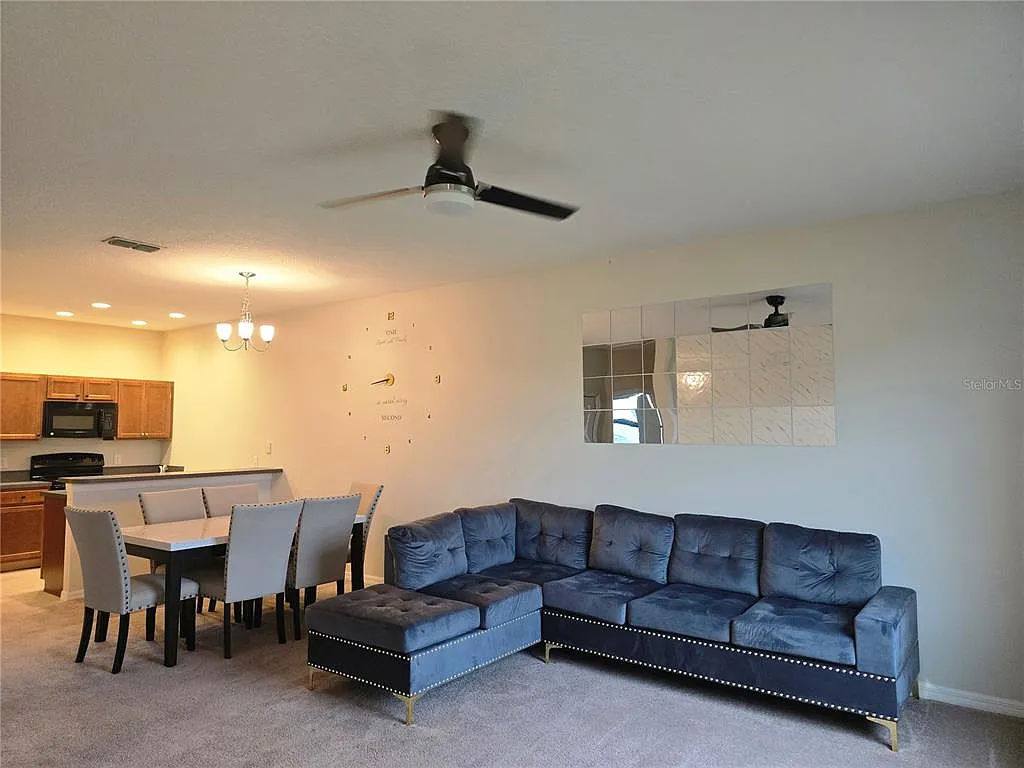 2 bed, 2.0 bath, 1056 sqft, $1,350 — Photo 2