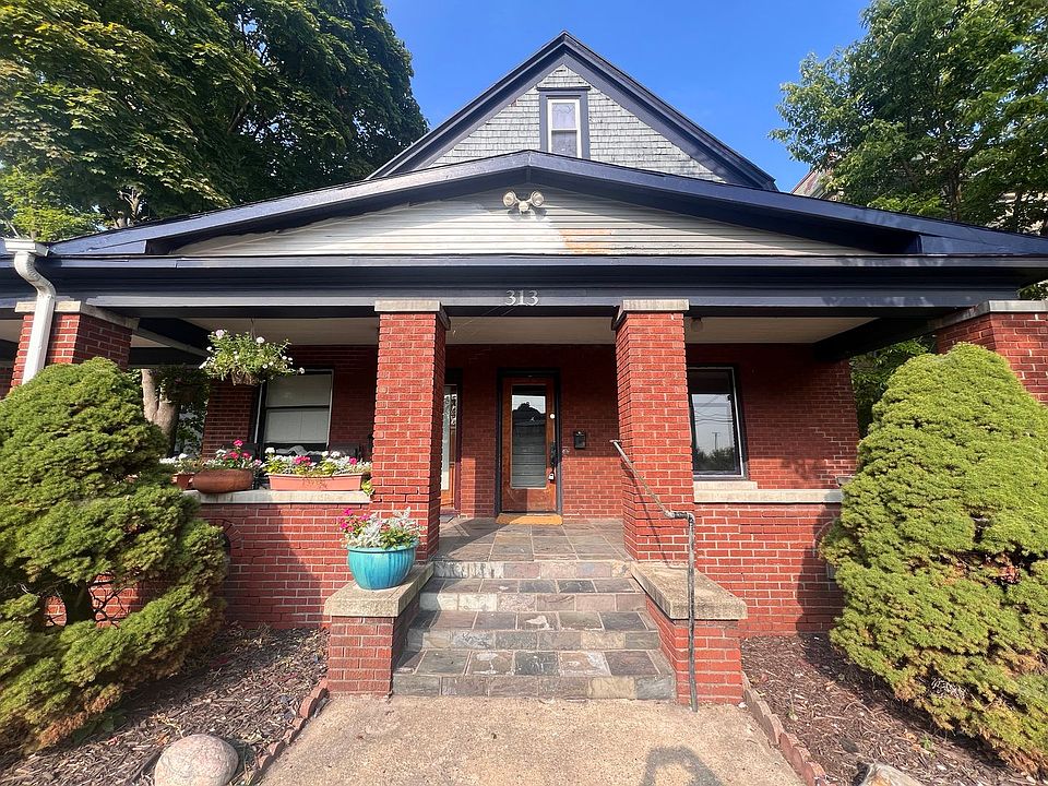 1st image of 313 Prospect Ave NE