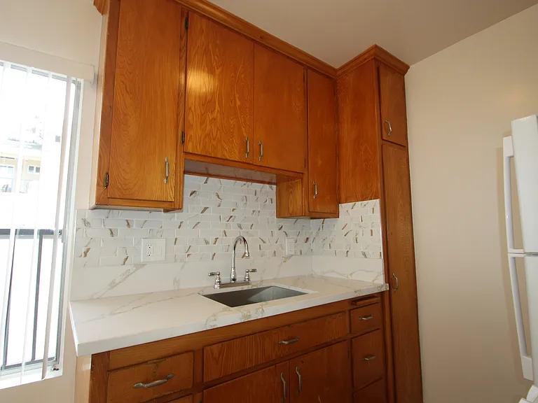 3710 Glendon Ave #4 — Photo 7