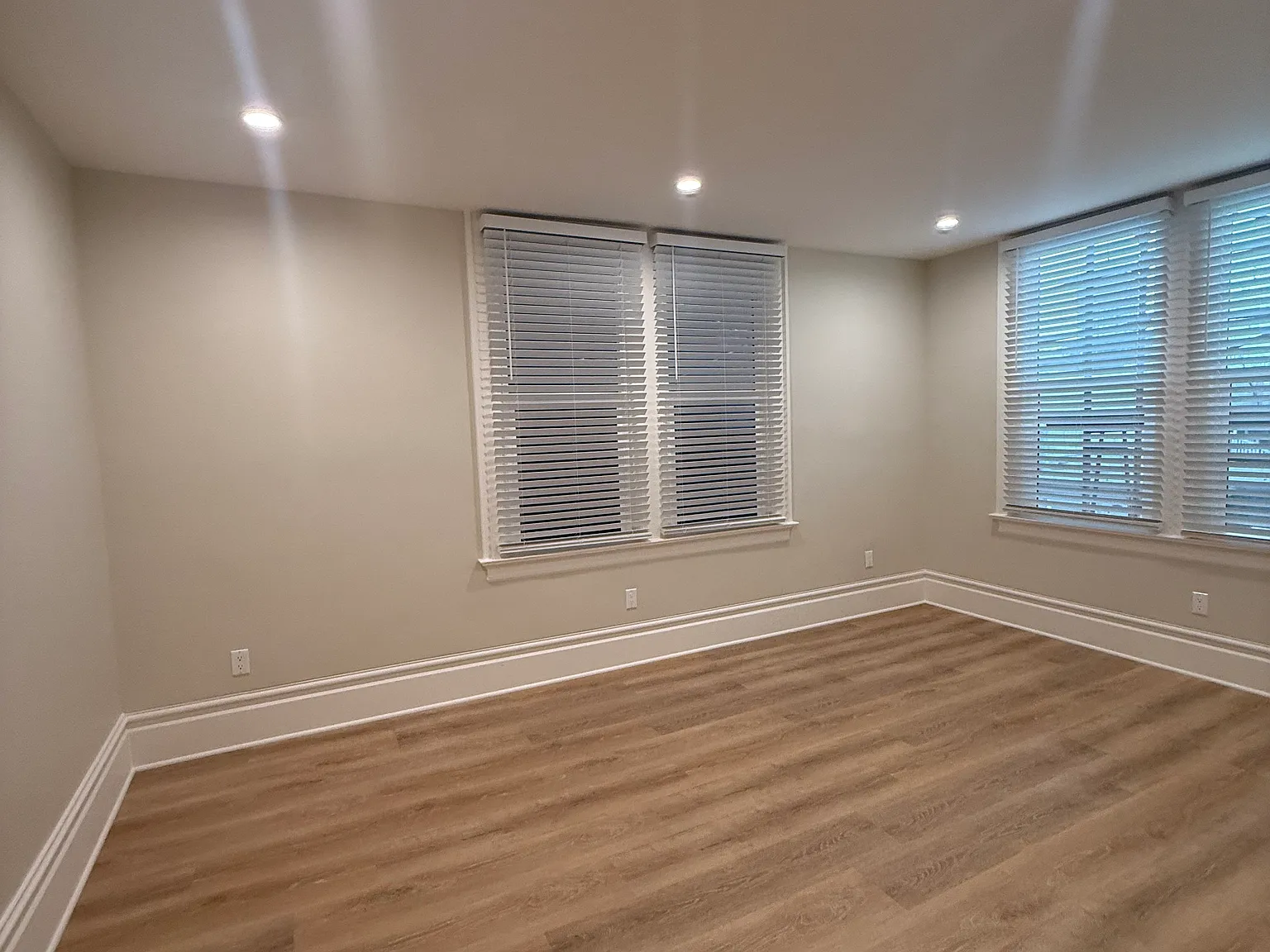 3 bed, 1.5 bath, 1200 sqft, $7,100 — Photo 4