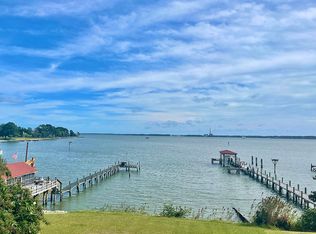 7956 Hermit Ln, Gloucester Point, VA 23062
