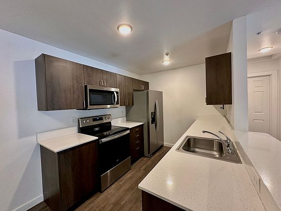 5th image of 1709 Marian Dr #306