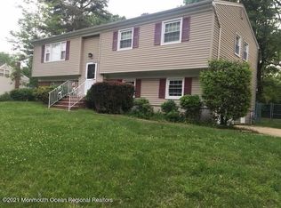7 Corey Dr, Oakhurst, NJ 07755