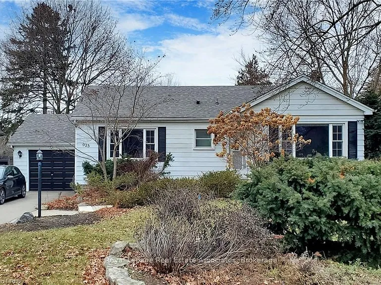 925 Kingsway Dr #BASEMENT — Photo 4
