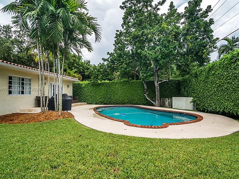 1237 Aduana Ave — Photo 40