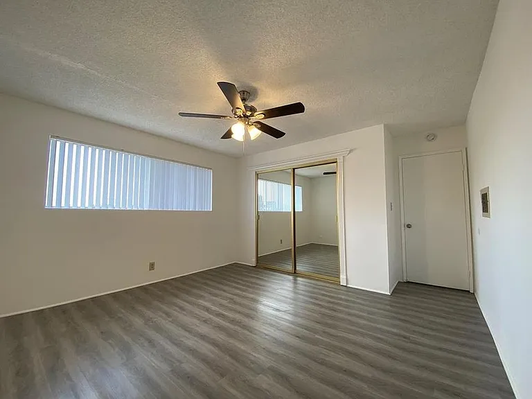 Marquis Apartments — Photo 47