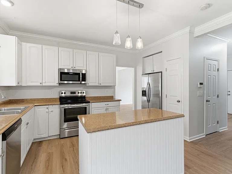 8020 Boone Trce — Photo 8