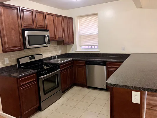 Rented by Chantior Real Estate LLC | media 7