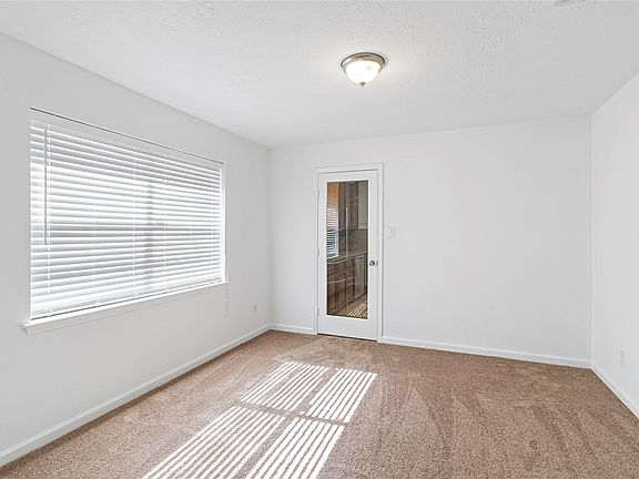 5th image of 8118 Audubon Forest Dr